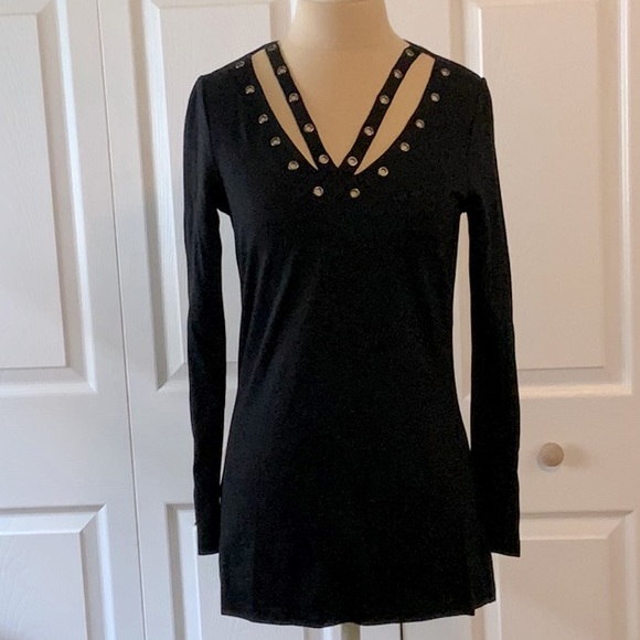 Lynn Ritchie Silver- Black L/S Knit Top- V Cut Out Neck With Silver Grommets-XS - Picture 1 of 10